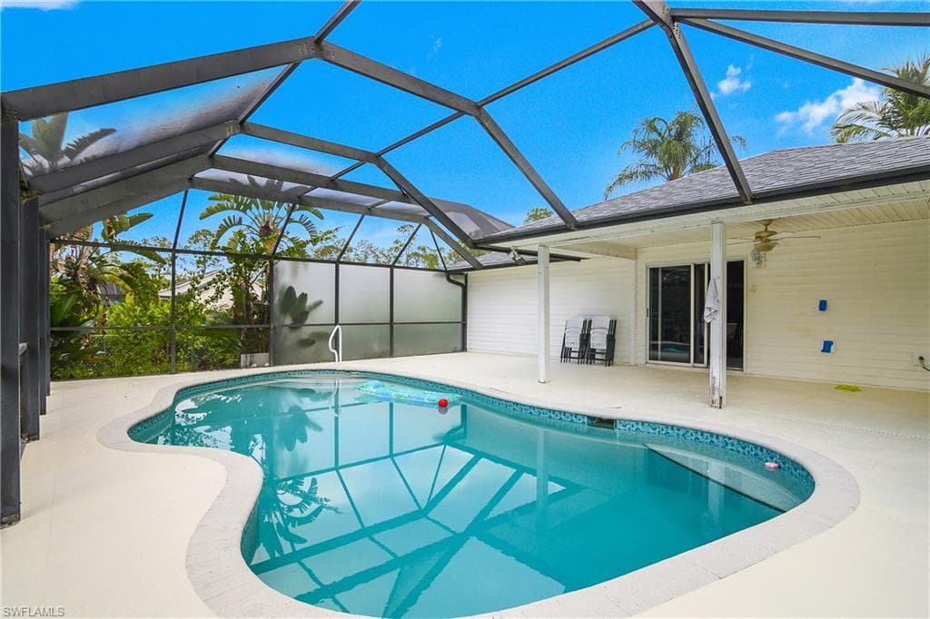 1090 24th Ave NE, Naples, FL 34120-3