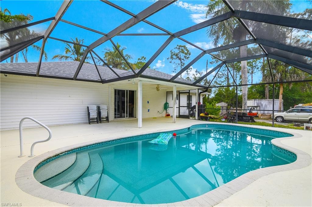 1090 24th Ave NE, Naples, FL 34120-4