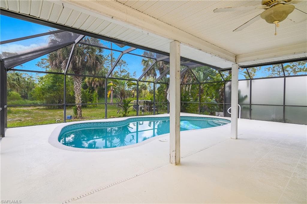 1090 24th Ave NE, Naples, FL 34120-5