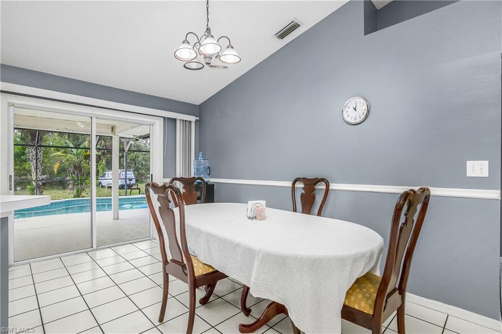 1090 24th Ave NE, Naples, FL 34120-8
