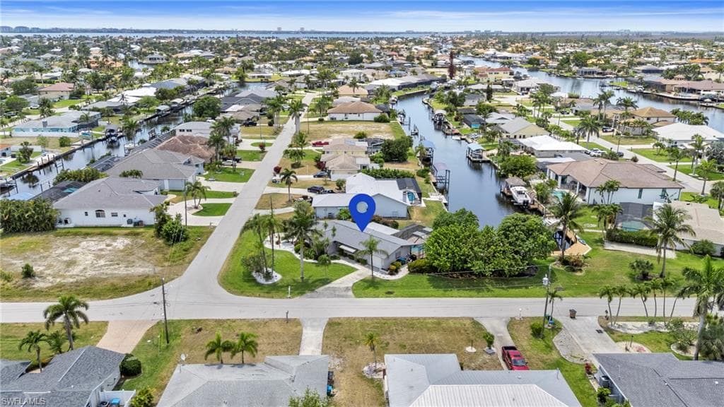 4902 Seville Ct, Cape Coral, FL 33904-4