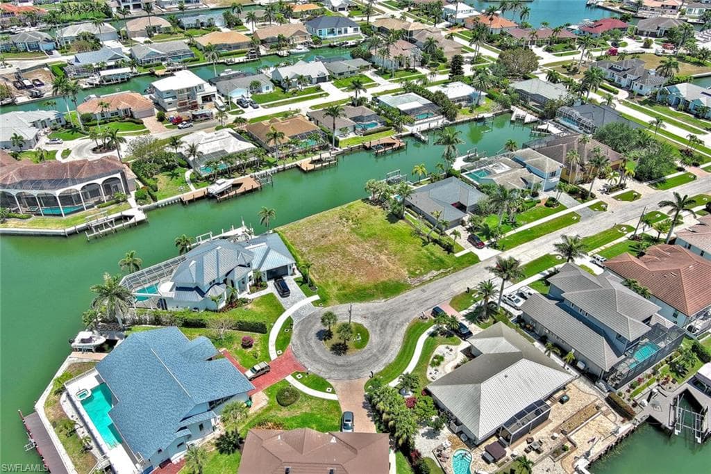 225 Geranium Ct, Marco Island, FL 34145-4