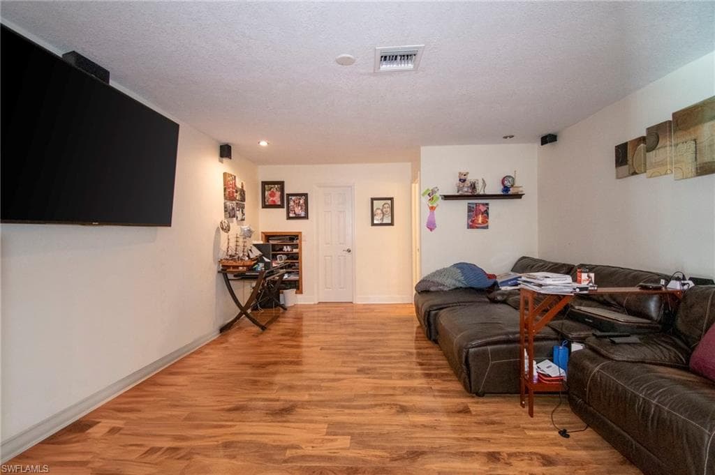 3528 16th Pl, Cape Coral, FL 33904-30