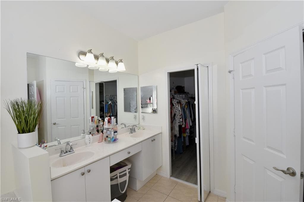 15151 Summit Place Cir 231, Naples, FL 34119-32