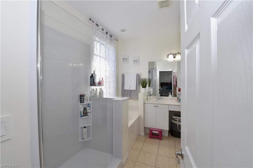 15151 Summit Place Cir 231, Naples, FL 34119-33