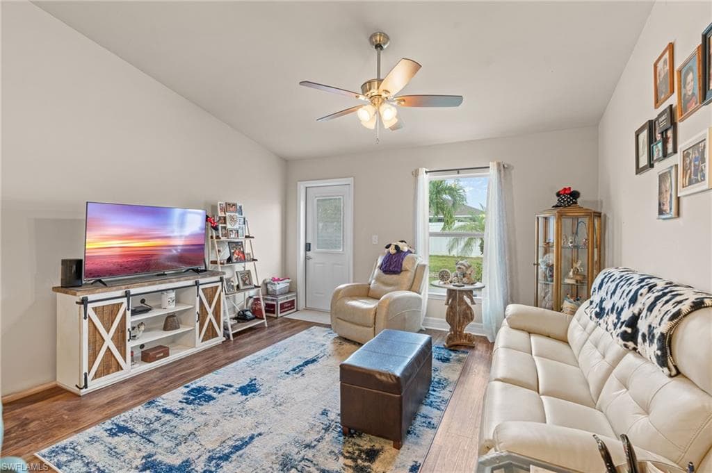 1631 34th St, Cape Coral, FL 33914-18