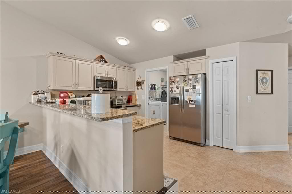 1631 34th St, Cape Coral, FL 33914-7