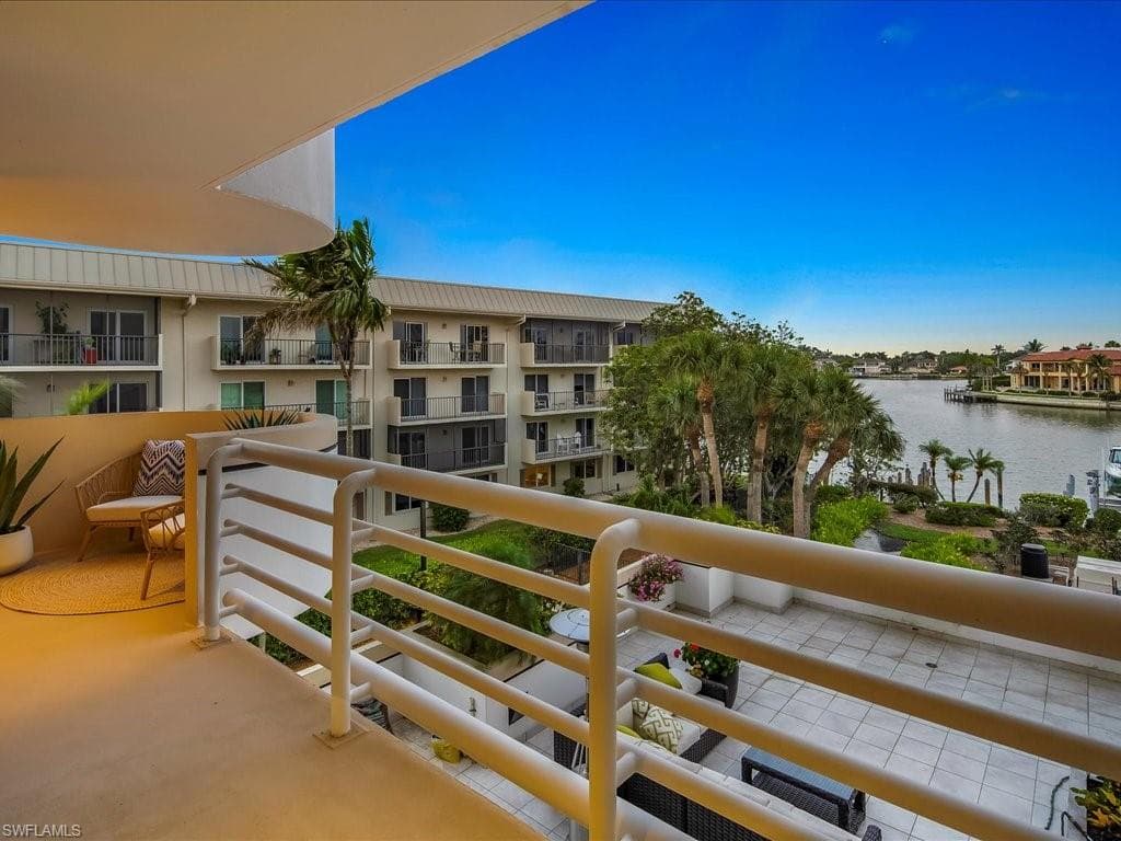 3100 Gulf Shore Blvd N 201, Naples, FL 34103-16