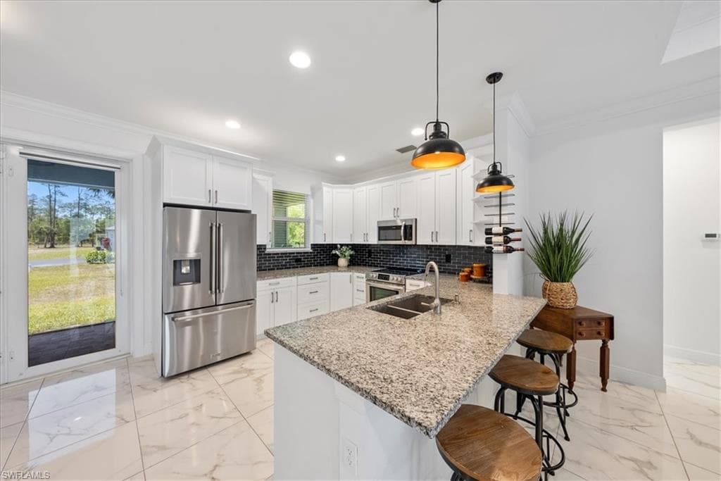 2948 2nd Ave NE, Naples, FL 34120-9