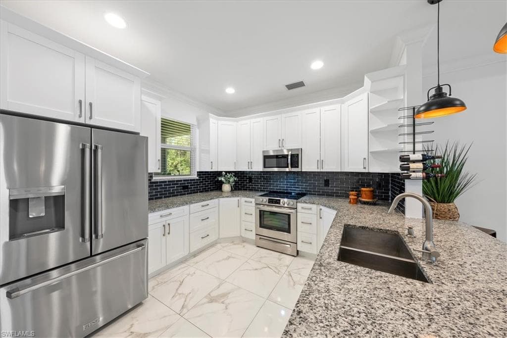 2948 2nd Ave NE, Naples, FL 34120-10