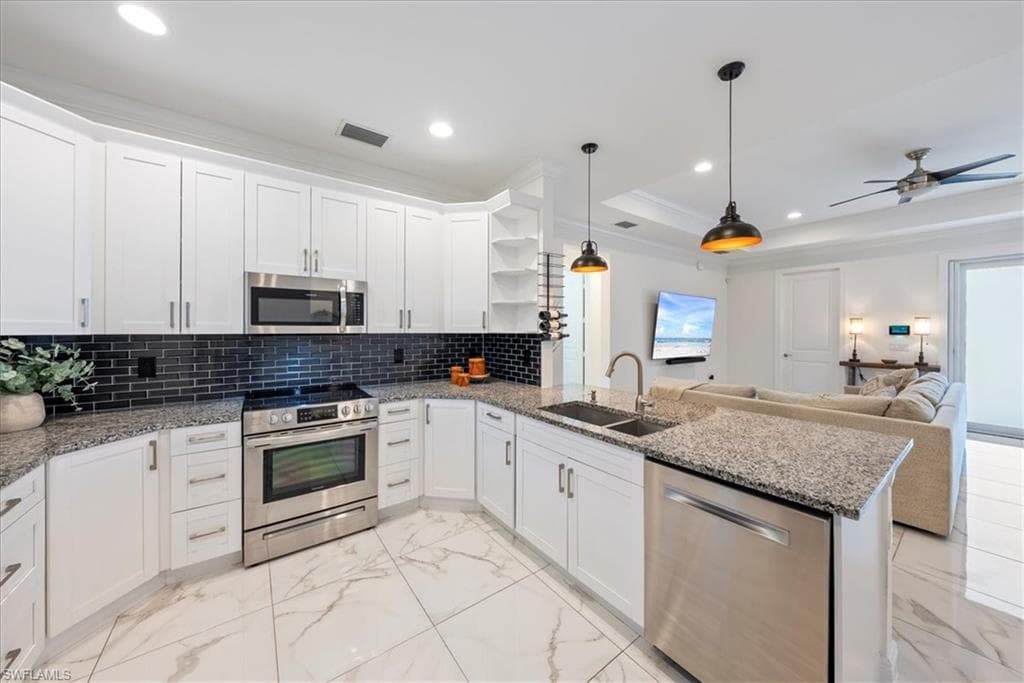2948 2nd Ave NE, Naples, FL 34120-11