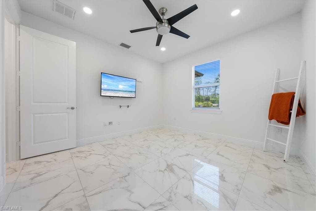 2948 2nd Ave NE, Naples, FL 34120-20