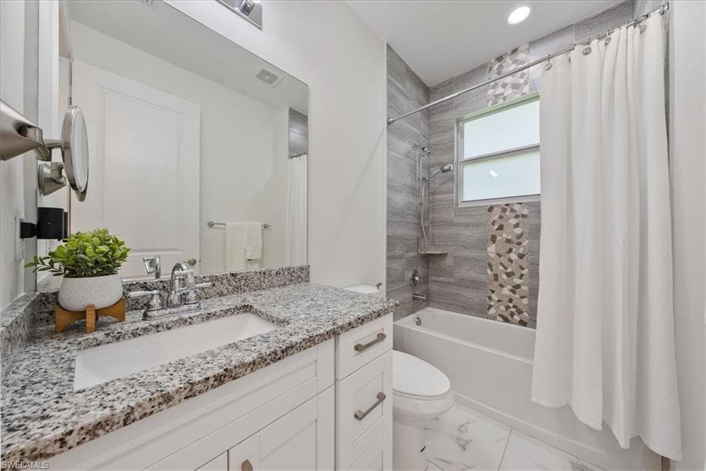 2948 2nd Ave NE, Naples, FL 34120-21