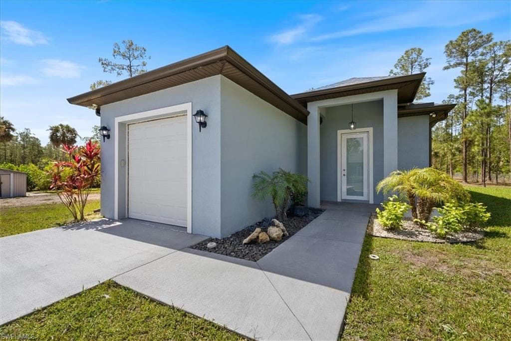 2948 2nd Ave NE, Naples, FL 34120-24