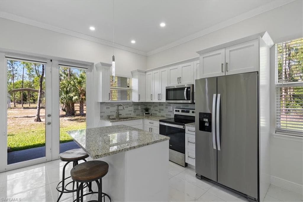 2948 2nd Ave NE, Naples, FL 34120-26