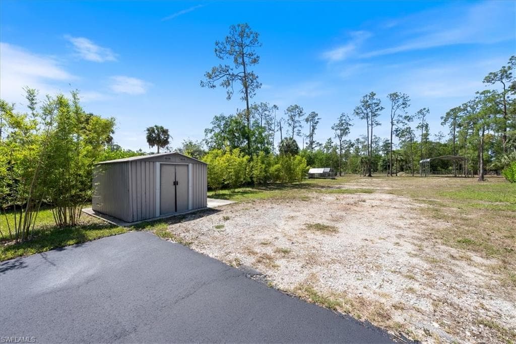 2948 2nd Ave NE, Naples, FL 34120-35