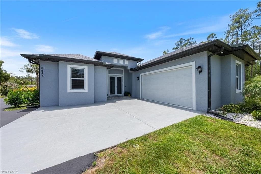 2948 2nd Ave NE, Naples, FL 34120-4