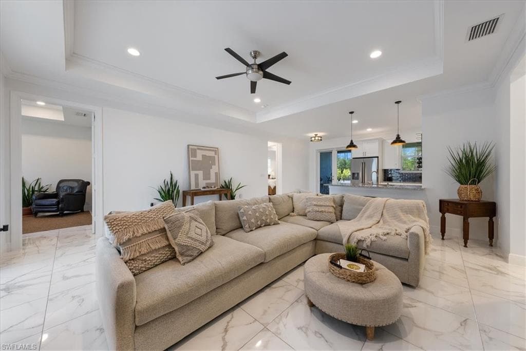 2948 2nd Ave NE, Naples, FL 34120-6