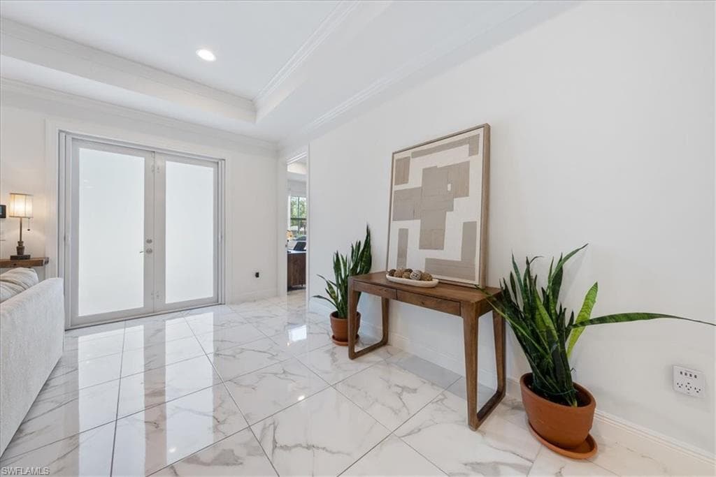 2948 2nd Ave NE, Naples, FL 34120-7