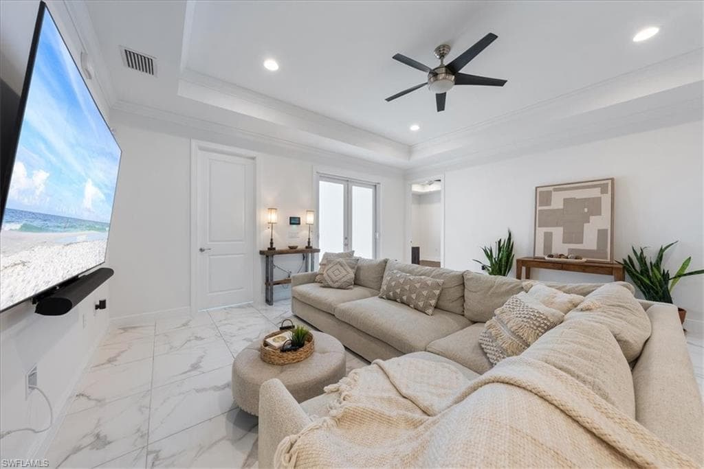 2948 2nd Ave NE, Naples, FL 34120-8