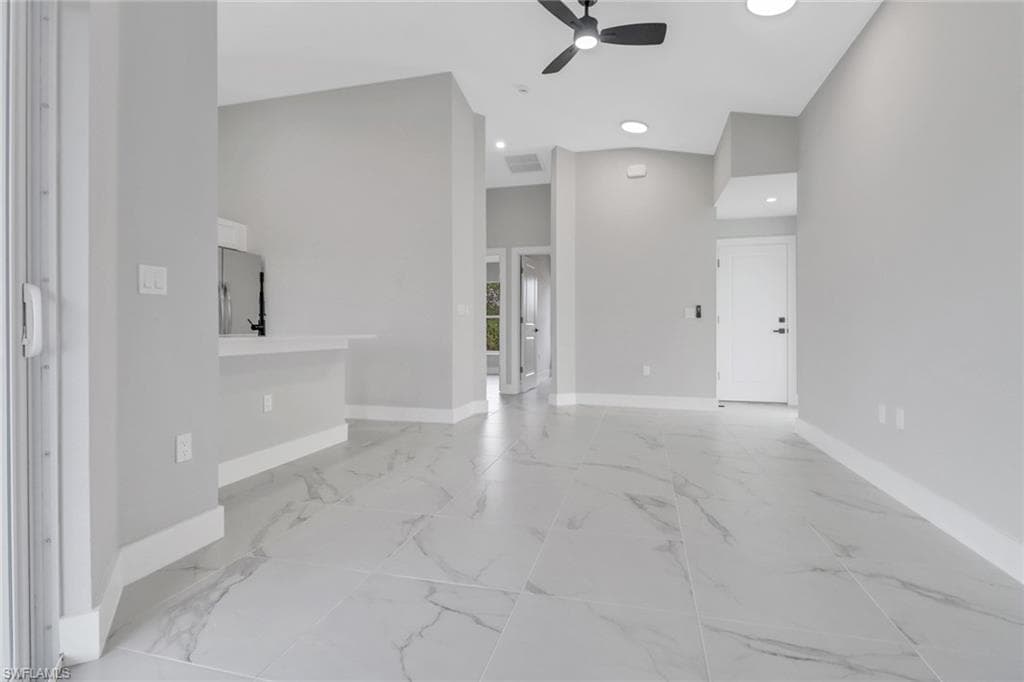 912-914 Ainsworth St W, Lehigh Acres, FL 33974-4