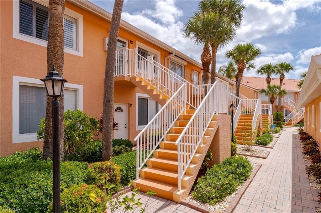 6740 Beach Resort Dr 12, Naples, FL 34114-29