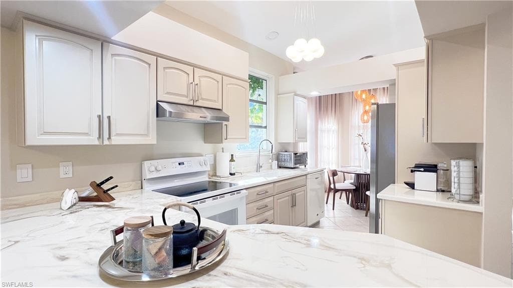 801 99th Ave N, Naples, FL 34108-11