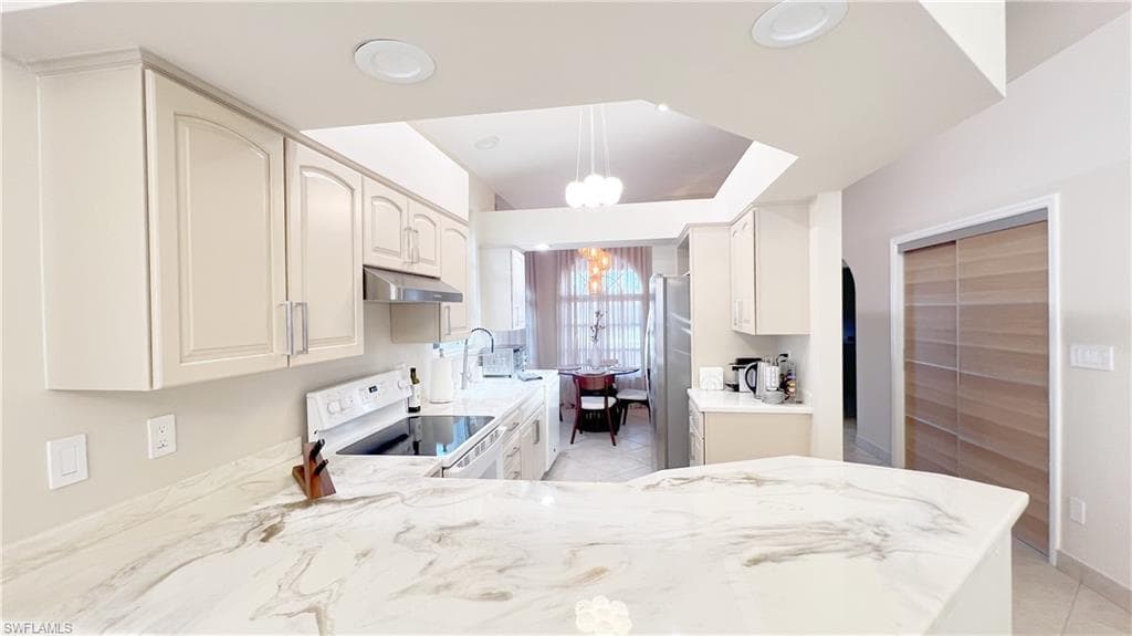 801 99th Ave N, Naples, FL 34108-14