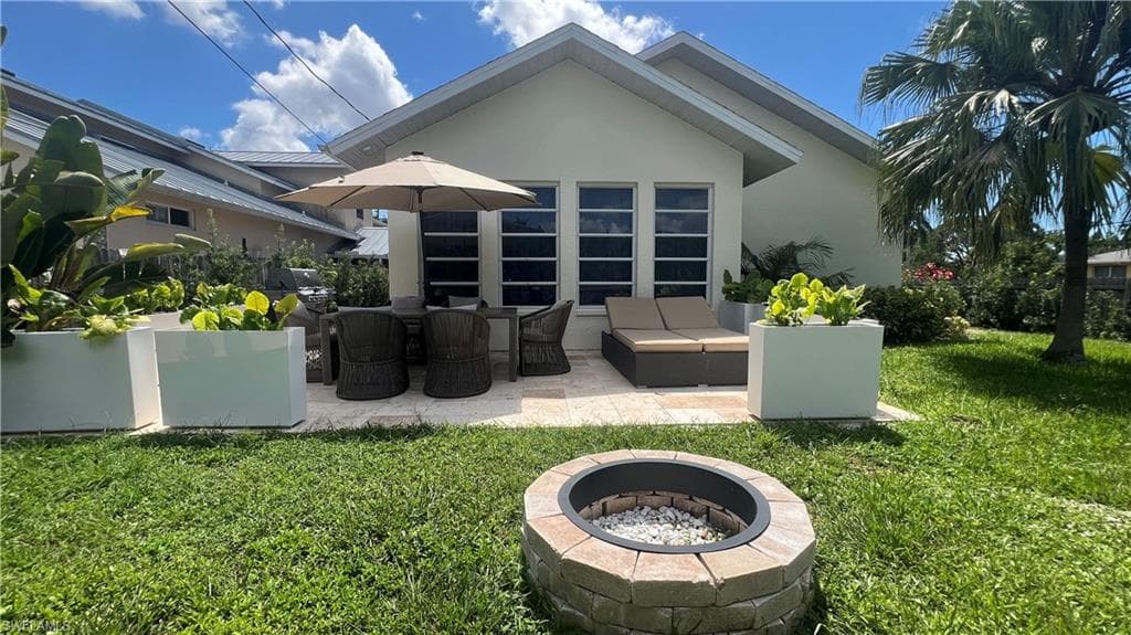 801 99th Ave N, Naples, FL 34108-17