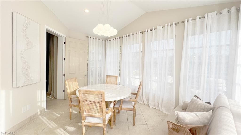 801 99th Ave N, Naples, FL 34108-3
