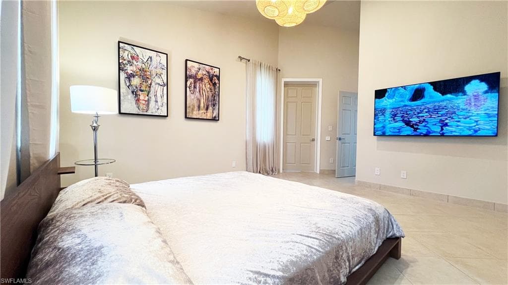 801 99th Ave N, Naples, FL 34108-4