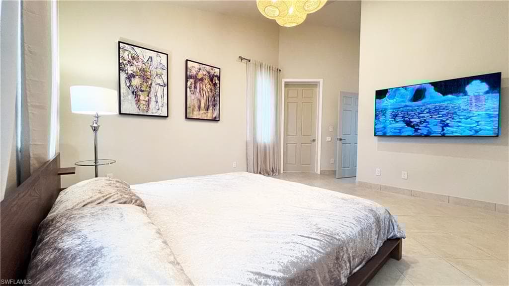 801 99th Ave N, Naples, FL 34108-5