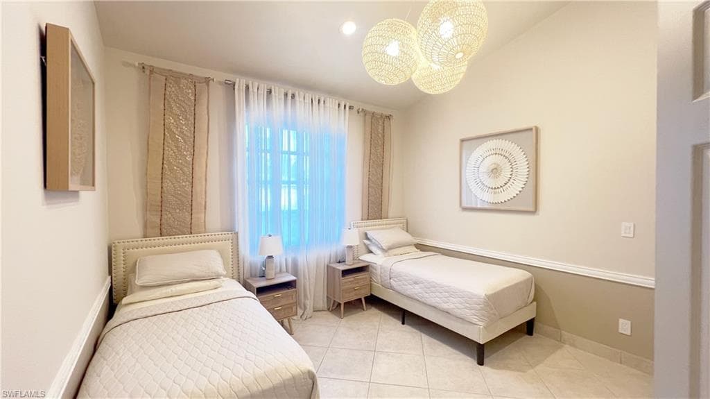 801 99th Ave N, Naples, FL 34108-7