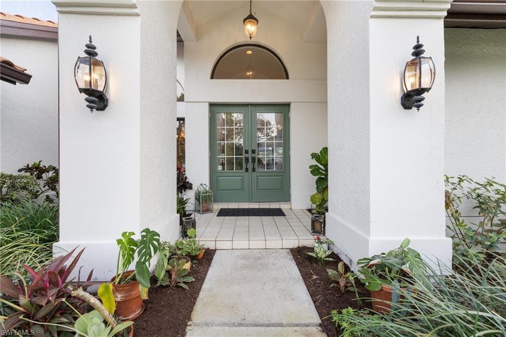 144 Palmetto Dunes Cir, Naples, FL 34113-4