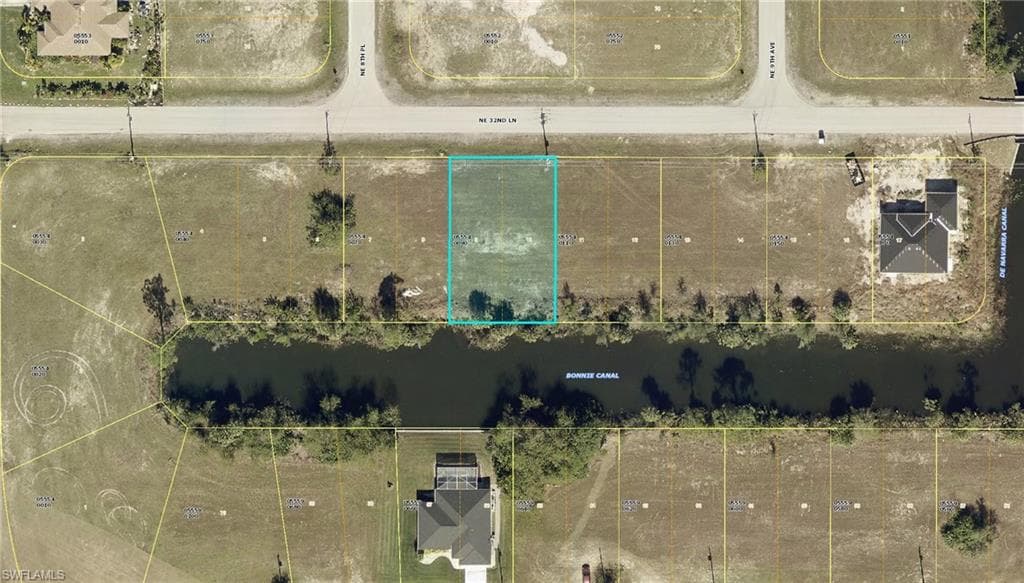 818 32nd Ln, Cape Coral, FL 33909-3
