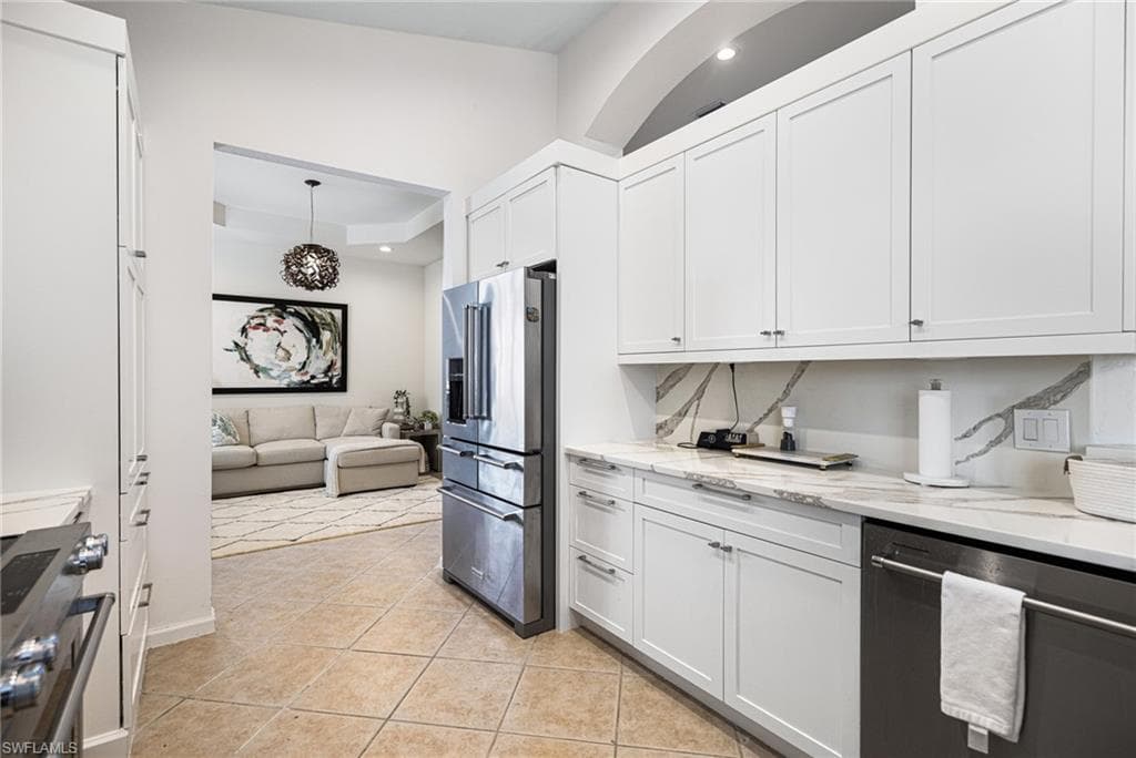 19071 Ridgepoint Dr 202, Estero, FL 33928-8