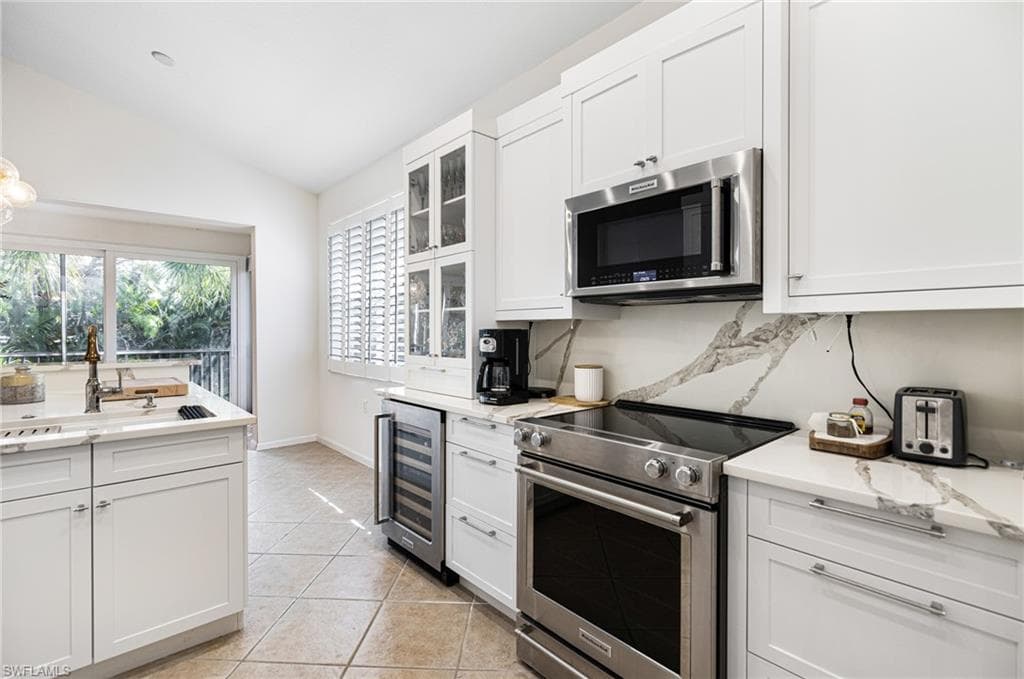 19071 Ridgepoint Dr 202, Estero, FL 33928-9