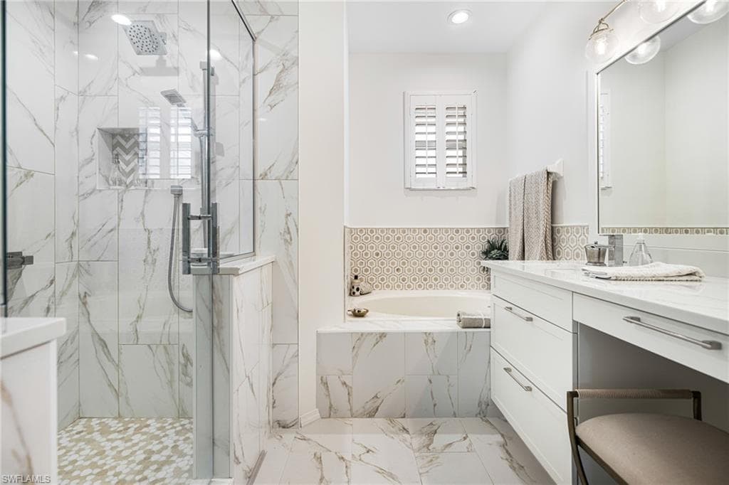 19071 Ridgepoint Dr 202, Estero, FL 33928-18