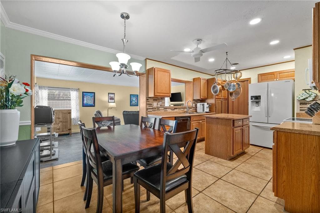 1280 22nd Ave N, Naples, FL 34103-10
