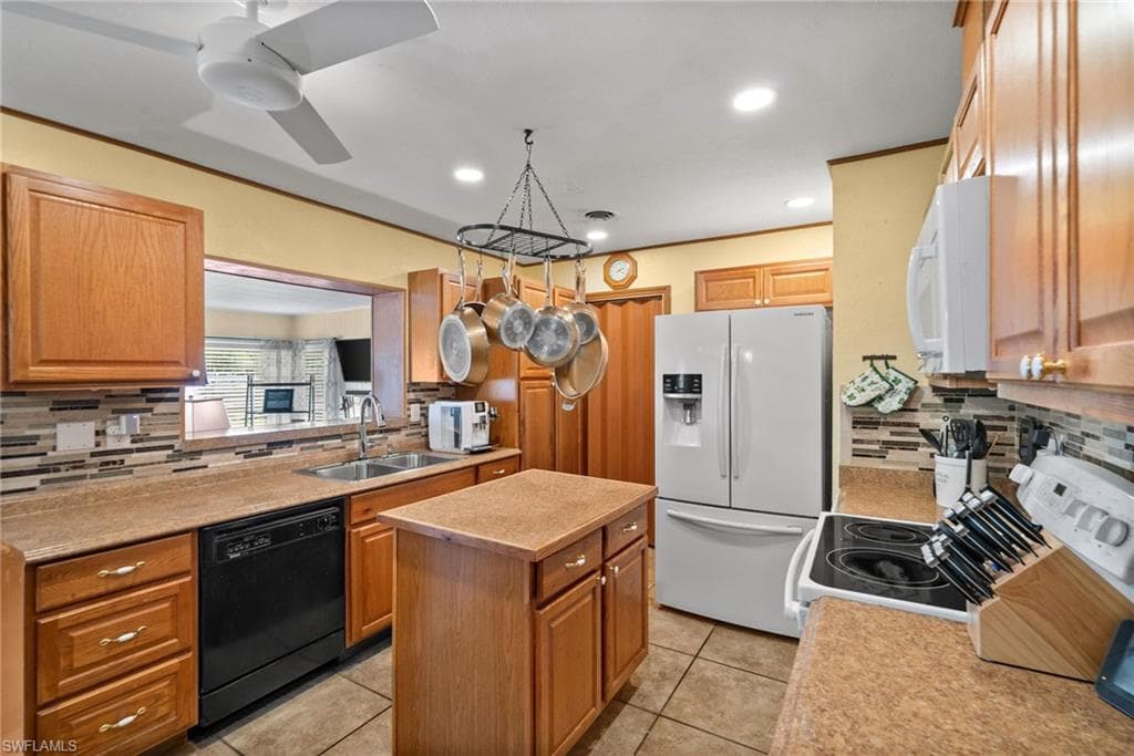 1280 22nd Ave N, Naples, FL 34103-12
