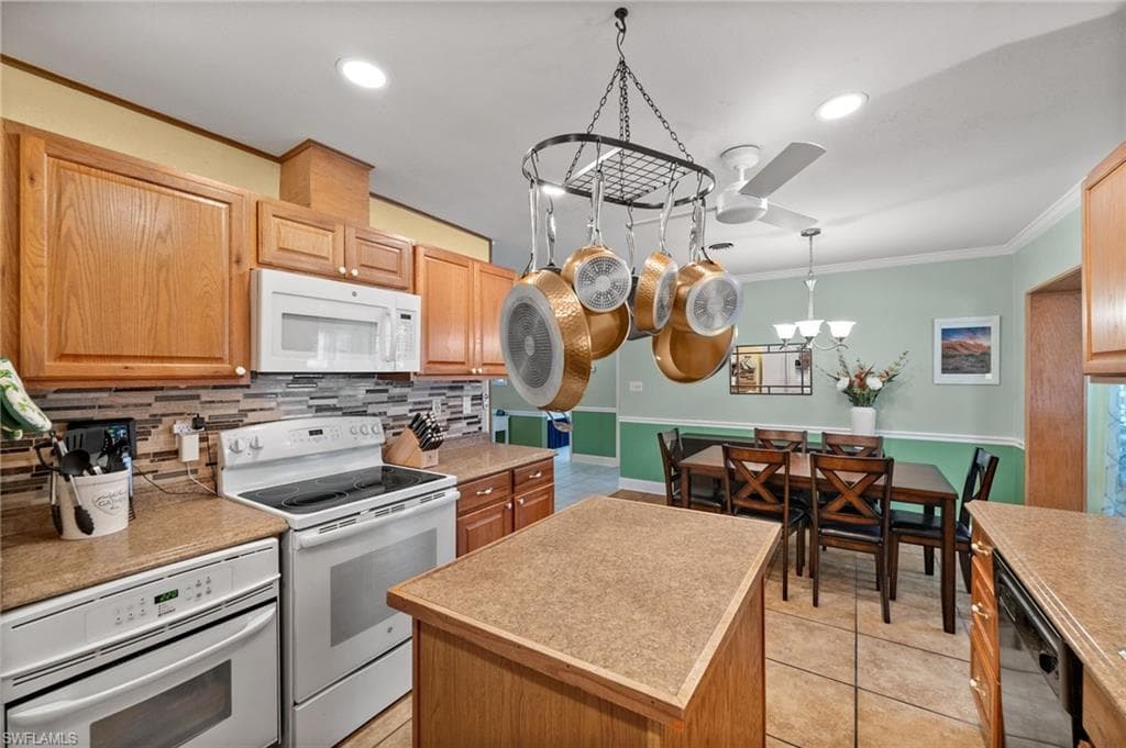 1280 22nd Ave N, Naples, FL 34103-13