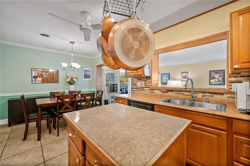 1280 22nd Ave N, Naples, FL 34103-14