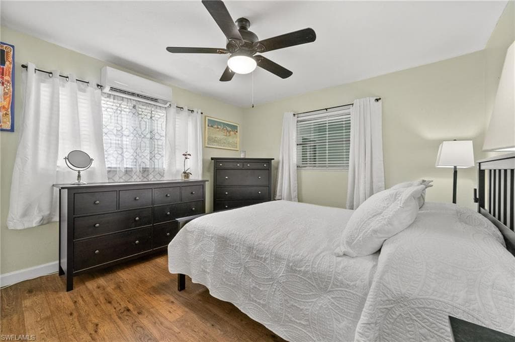 1280 22nd Ave N, Naples, FL 34103-17