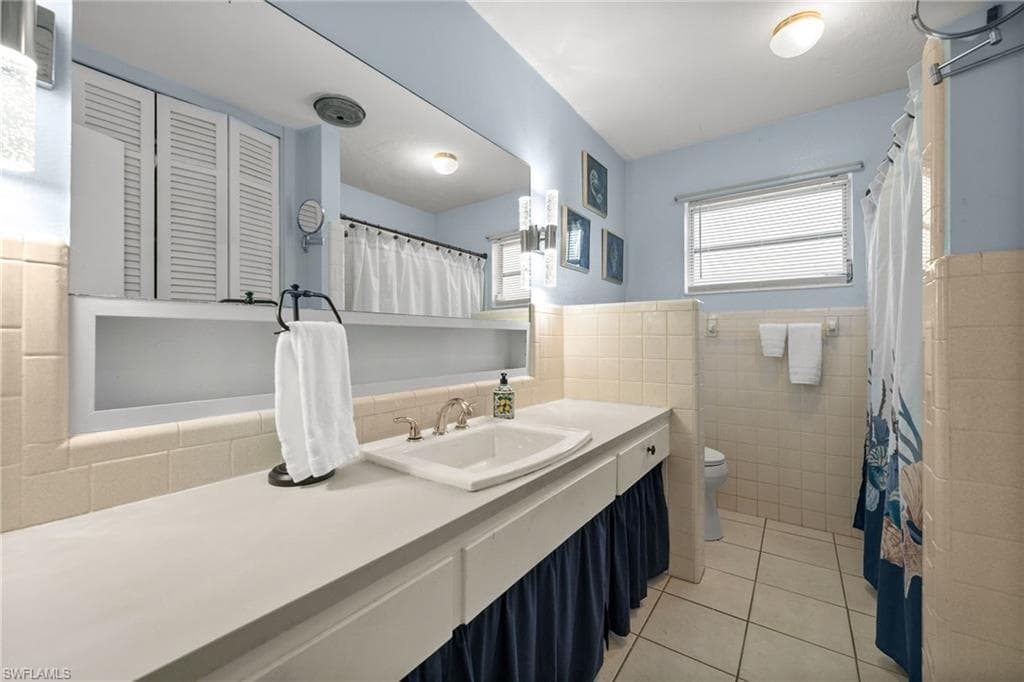 1280 22nd Ave N, Naples, FL 34103-21