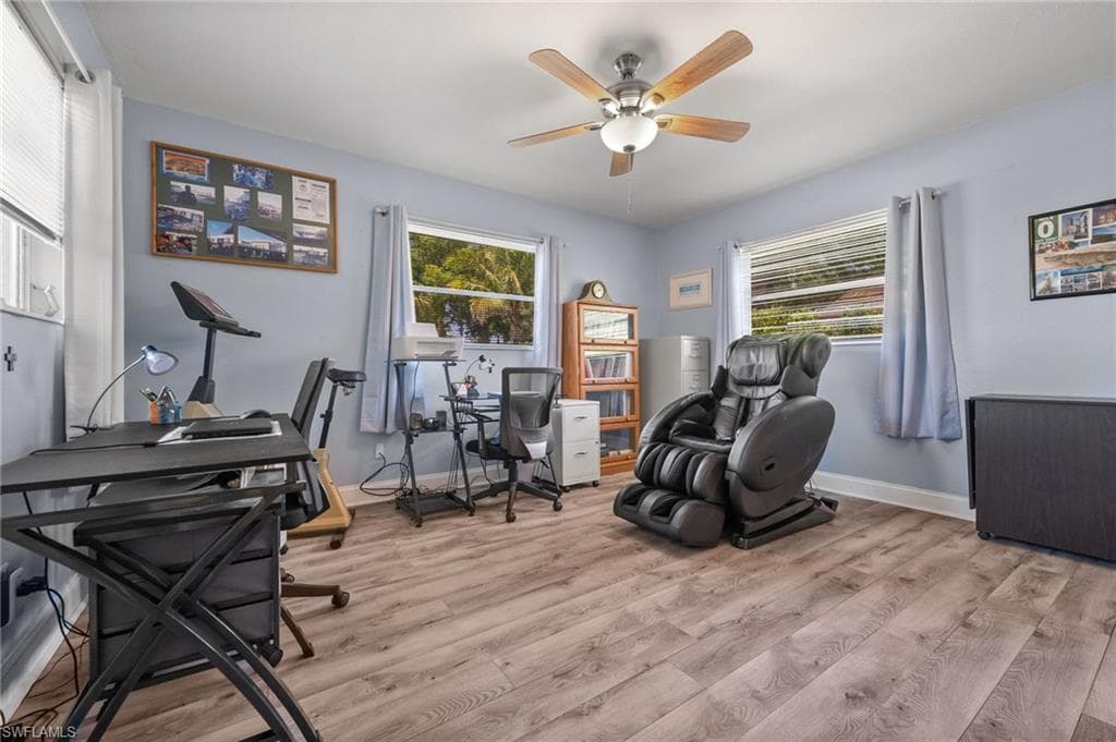 1280 22nd Ave N, Naples, FL 34103-22