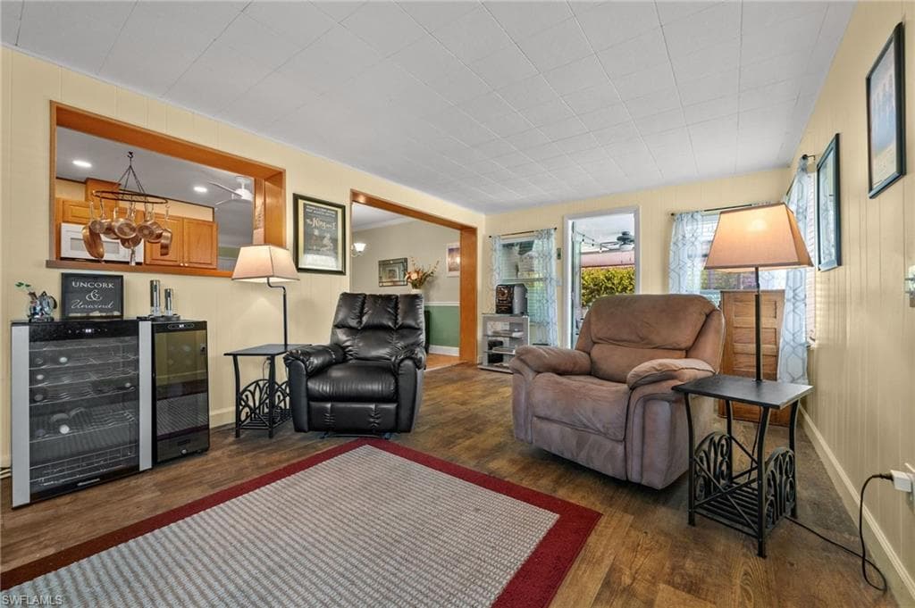 1280 22nd Ave N, Naples, FL 34103-24