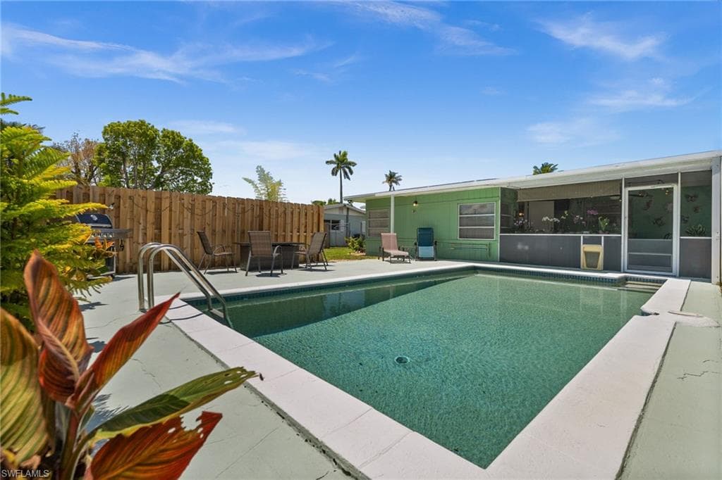 1280 22nd Ave N, Naples, FL 34103-28