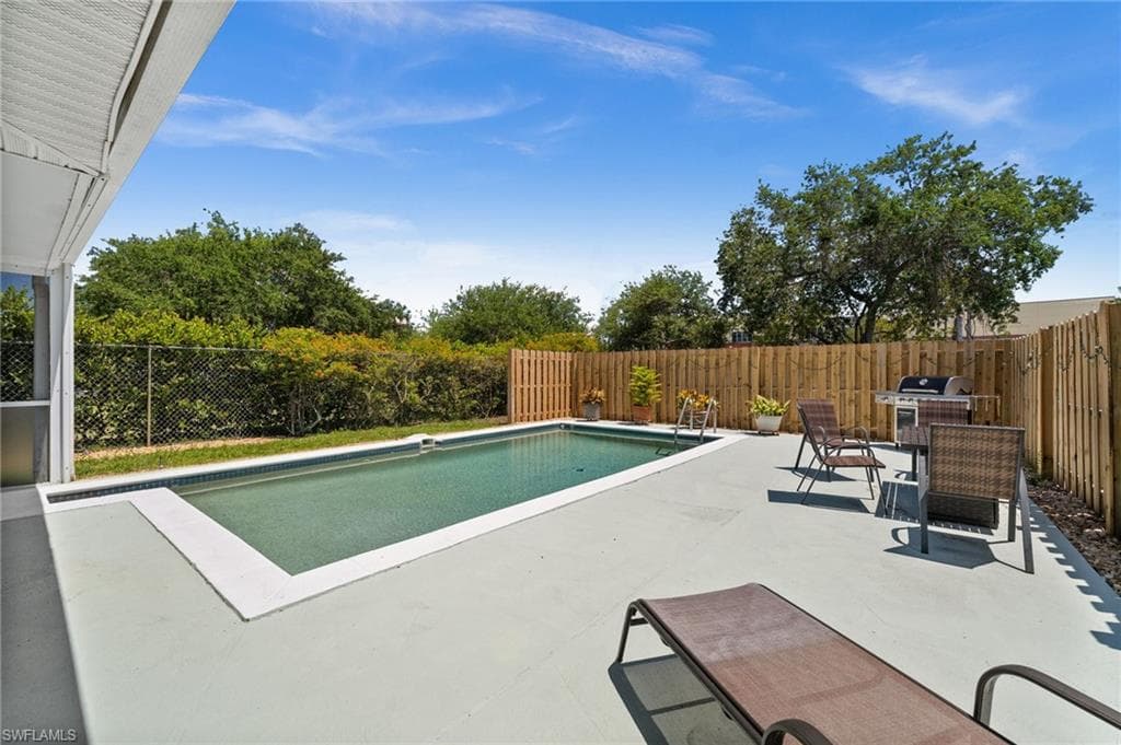 1280 22nd Ave N, Naples, FL 34103-31