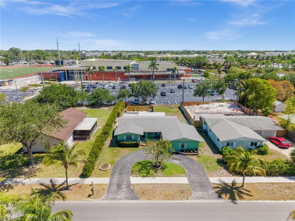 1280 22nd Ave N, Naples, FL 34103-32