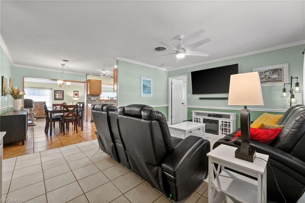 1280 22nd Ave N, Naples, FL 34103-7